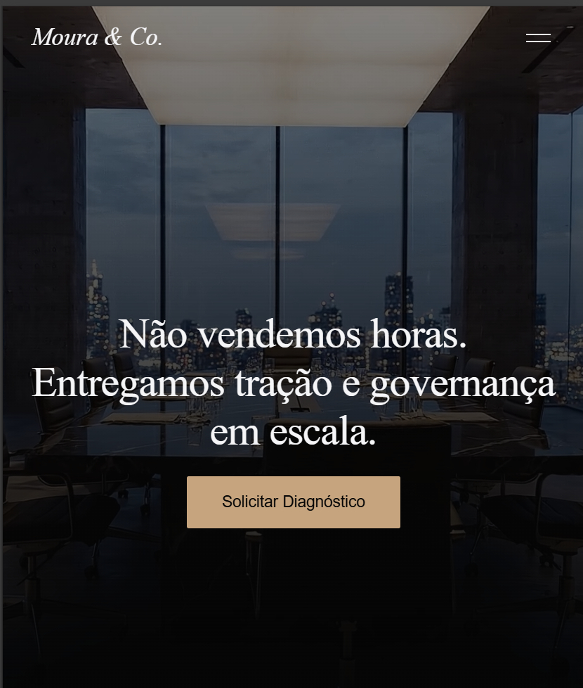 Interface digital do projeto Moura & Co. visualizado em um dispositivo desktop